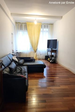 IMMEUBLE AVEC LOCAL COMMERCIAL PLEIN CENTRE