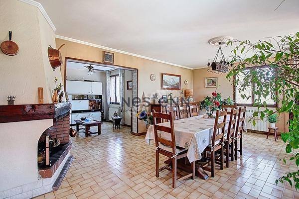 Maison familiale avec double habitation, piscine et grand jardin