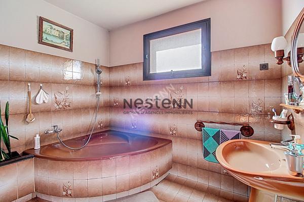 Maison familiale avec double habitation, piscine et grand jardin