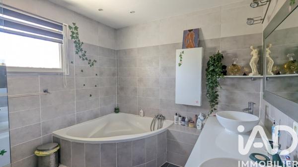 Maison à vendre 5 pièces 175 m² Morières-lès-Avignon