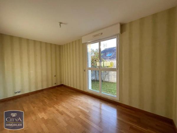 Appartement à louer 3 pièces 82.18m² Laval (53000)