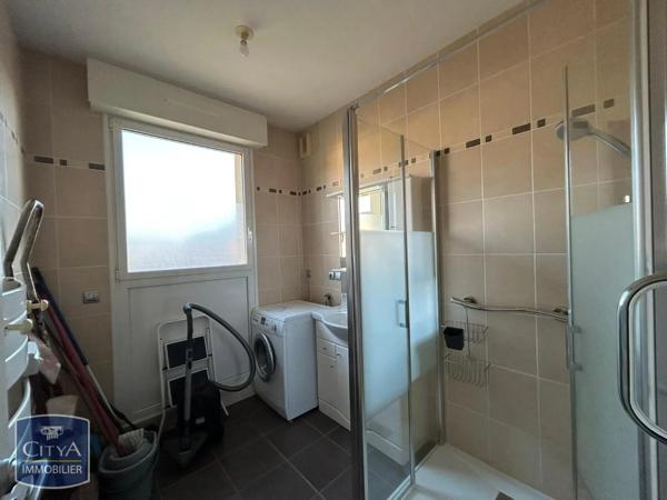 Appartement à louer 3 pièces 82.18m² Laval (53000)