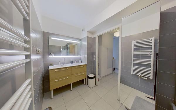 Appartement à vendre    3 pièces • 75,43 m2 Toulon