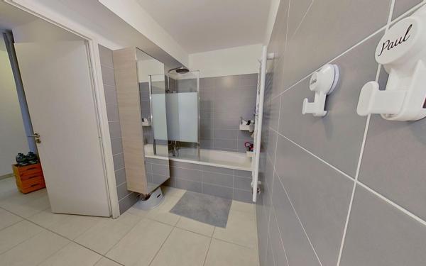 Appartement à vendre    3 pièces • 75,43 m2 Toulon