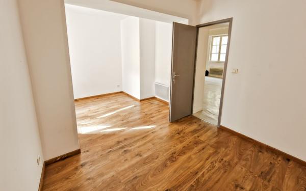 Appartement à vendre    2 pièces • 48,30 m2 Forcalquier