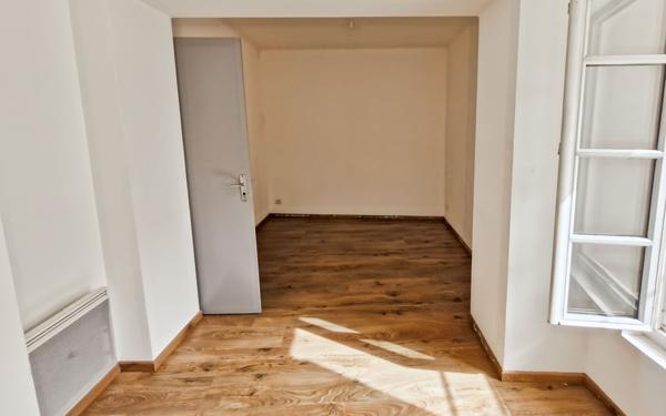 Appartement à vendre    2 pièces • 48,30 m2 Forcalquier