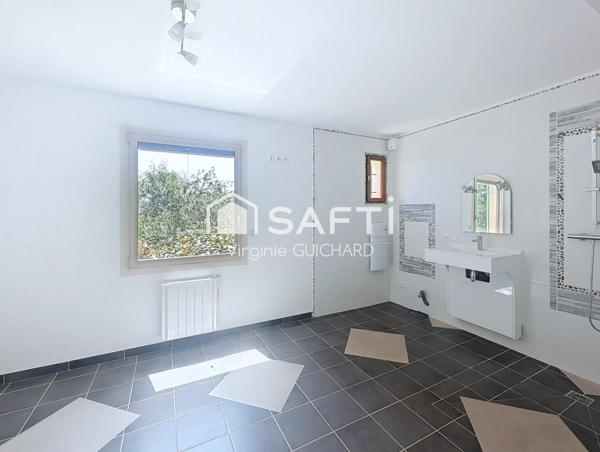 Villa d'architecte 136 m² AIGLUN (04)