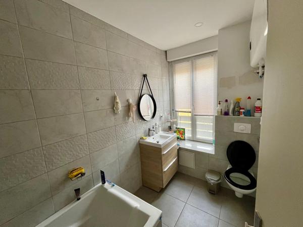 Maison à FOUGERES, 35300 - 5 pièces 94m²