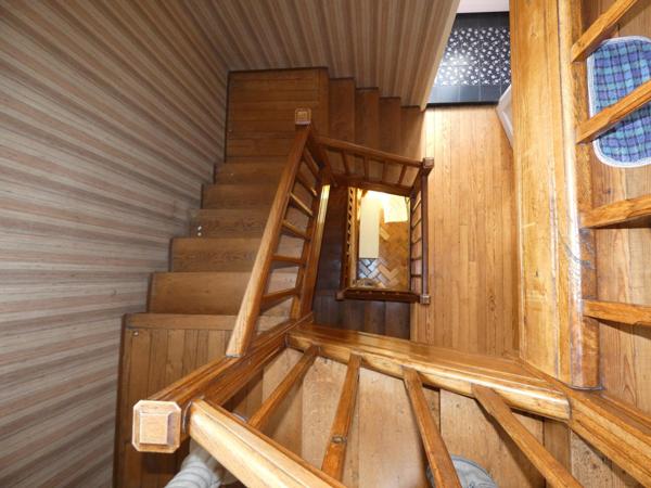 Charmante maison de maître T5 de 135m² avec grand garage de 60m², cave de 35m² et jardin de 225m².