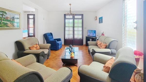 Maison T6  secteur Robert proche centre co. Océanis