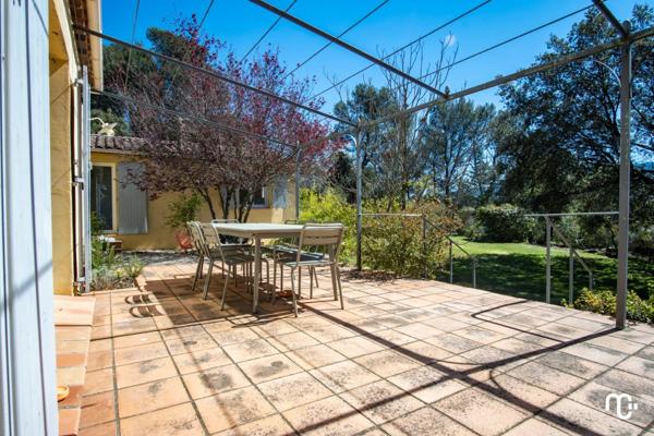 Location Villa 4 pièces 128 m2 à Pourrières