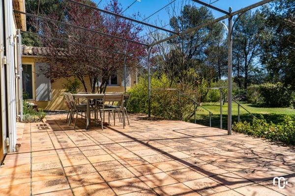 Location Villa 4 pièces 128 m2 à Pourrières