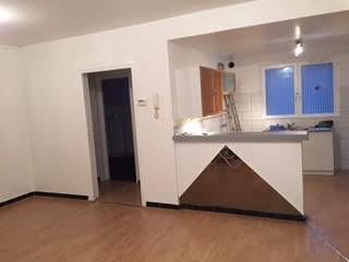 Exclusivité logéhome : immeuble avec 5 appartements et garage 100m2 libre, proche gare