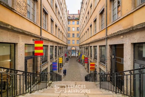 Appartement traversant rénové avec vue Fourvière