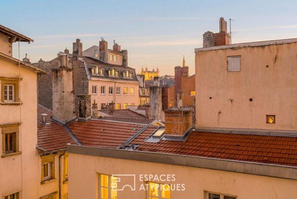 Appartement traversant rénové avec vue Fourvière