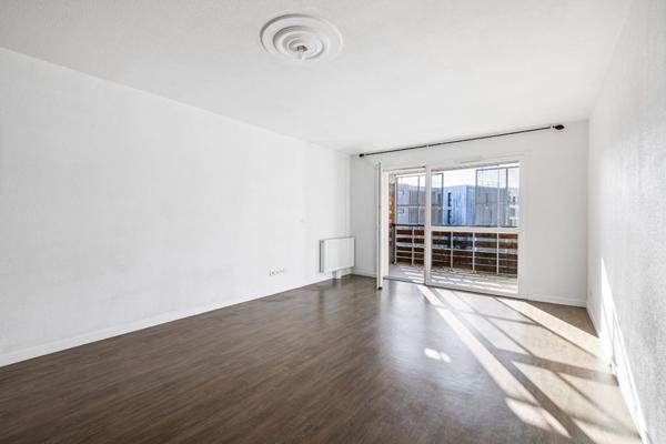 A LOUER 3 PIECES BEGLES VACLAV HAVEL