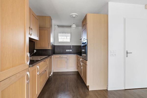 A LOUER 3 PIECES BEGLES VACLAV HAVEL