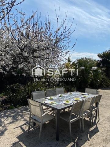 Maison plain pied  104m2 proche marché de Chéray