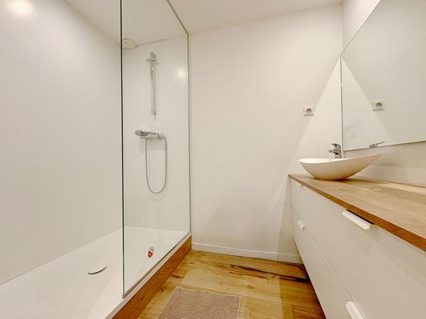 Lille Prox Square Foch Splendide appartement design de 112 m², 3 chambres, une salle de douche Lille Lille Prox Square Foch Splendide appartement design de 112 m², 3 chambres, une salle de douche Lille