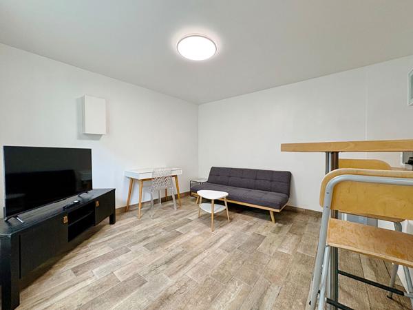 Vieux Lille Ste Catherine, Appartement Lille 2 pièces de 29 m2 entièrement rénové au sein de toute petite copropriété Lille Vieux Lille Ste Catherine, Appartement Lille 2 pièces de 29 m2 entièrement rénové au sein de toute petite copropriété Lille