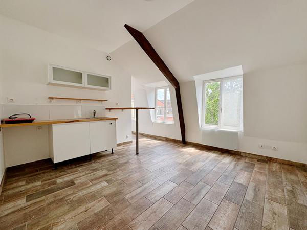 Vieux Lille Ste Catherine, Appartement Lille 2 pièces de 29 m2 entièrement rénové au sein de toute petite copropriété Lille Vieux Lille Ste Catherine, Appartement Lille 2 pièces de 29 m2 entièrement rénové au sein de toute petite copropriété Lille