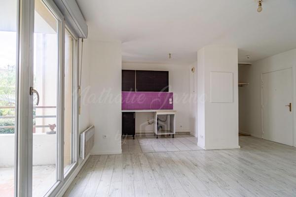 Appartement T2 42M2 1er étage  résidence calme