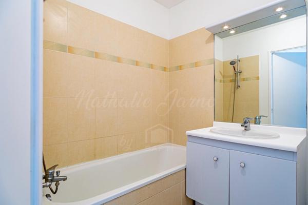 Appartement T2 42M2 1er étage  résidence calme