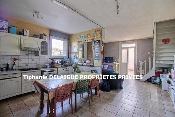 Firminy 42700  Maison de ville de 3 niveaux élevés sur cave 120m² habitables surface utile 108m² habitables surface carrez 4 chambres sur 202m² de terrain