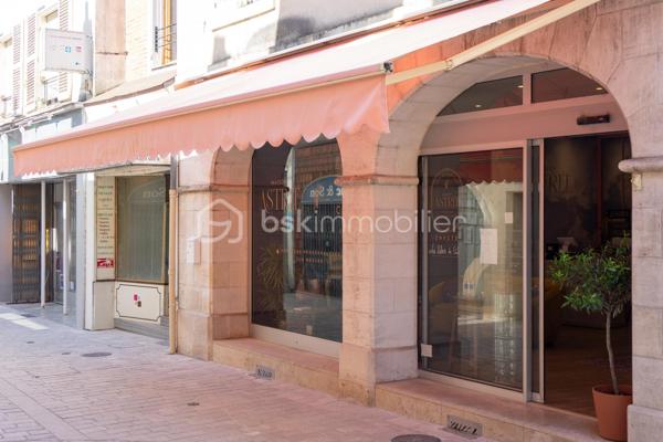 Local d activites de 85 m²