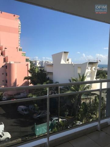 A louer appartement F1 sur la résidence PROXIMA à Sainte Clotilde.
