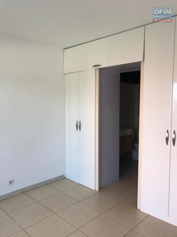A louer appartement F1 sur la résidence PROXIMA à Sainte Clotilde.
