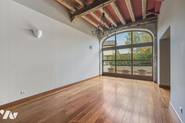 EN EXCLUSIVITÉ - PREVESSIN MOENS - CORPS DE FERME A VENDRE 