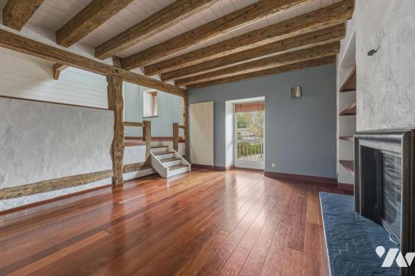 EN EXCLUSIVITÉ - PREVESSIN MOENS - CORPS DE FERME A VENDRE 