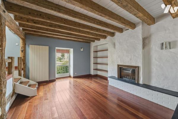 EN EXCLUSIVITÉ - PREVESSIN MOENS - CORPS DE FERME A VENDRE 