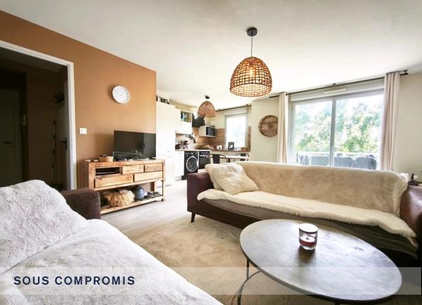 APPARTEMENT T3 AVEC PISCINE - POITIERS BUGELLERIE