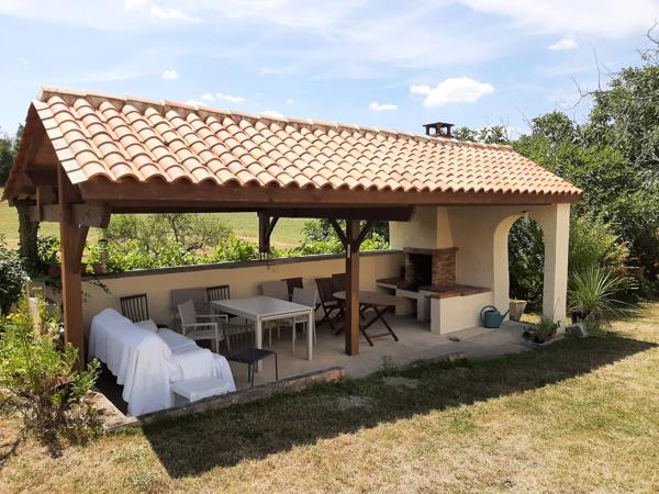 Grande maison de campagne, à proximité des commodités