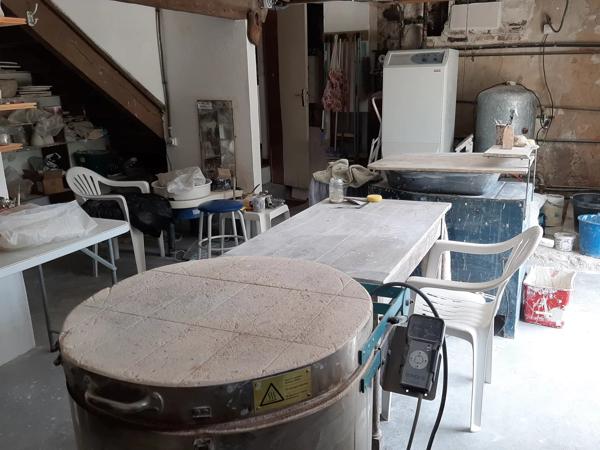 Grande maison de campagne, à proximité des commodités