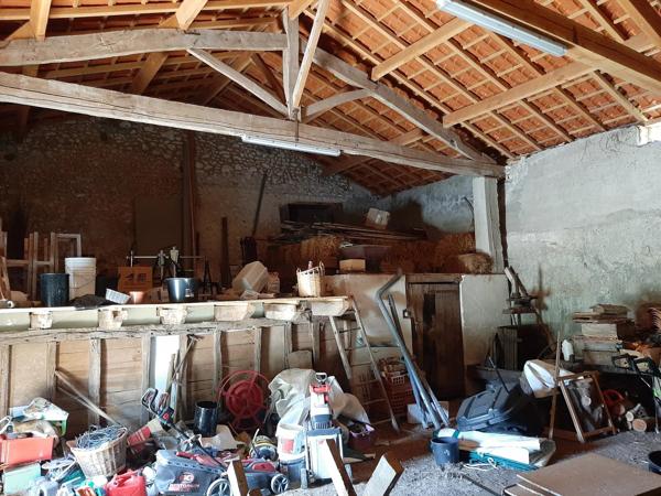Grande maison de campagne, à proximité des commodités