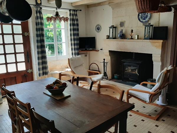 Grande maison de campagne, à proximité des commodités