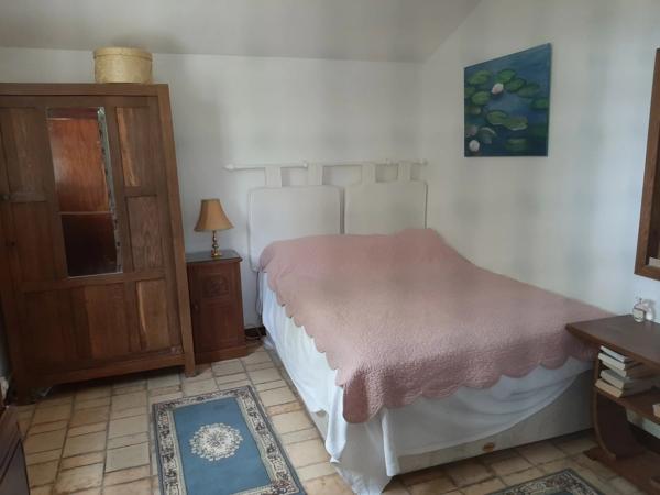 Grande maison de campagne, à proximité des commodités
