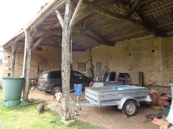 Ferme traditionnelle en pierre et maison d'hôtes sur son propre terrain