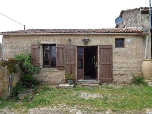 Ferme traditionnelle en pierre et maison d'hôtes sur son propre terrain