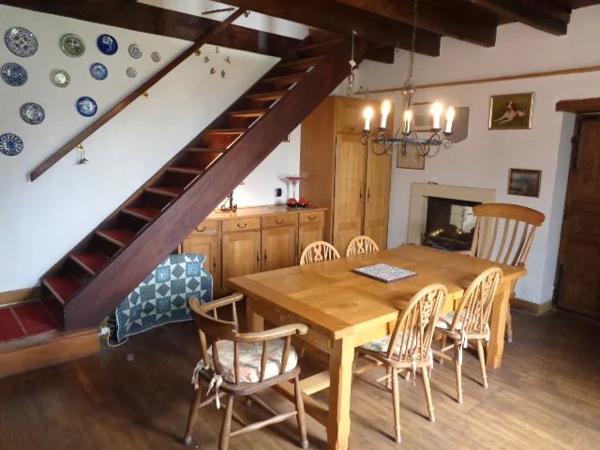 Ferme traditionnelle en pierre et maison d'hôtes sur son propre terrain