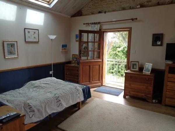 Ferme traditionnelle en pierre et maison d'hôtes sur son propre terrain