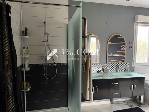 Maison 5 pièce(s) 3 chambre(s) 135 m²