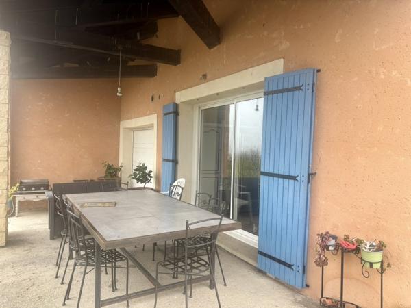 Entraigues-sur-la-Sorgue (84320) Maison 4 pièces 126 m2 sur un terrain de 2500 m2