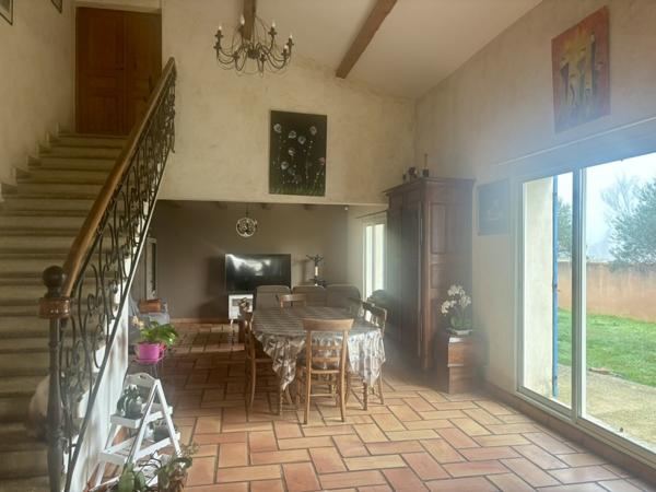 Entraigues-sur-la-Sorgue (84320) Maison 4 pièces 126 m2 sur un terrain de 2500 m2