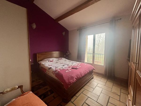 Entraigues-sur-la-Sorgue (84320) Maison 4 pièces 126 m2 sur un terrain de 2500 m2