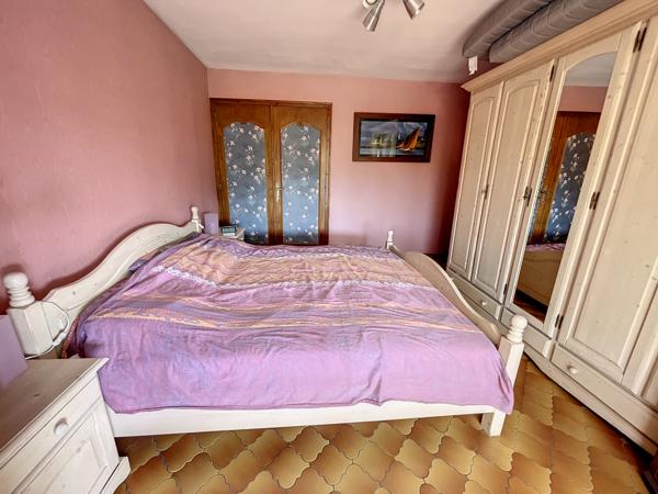 Bormes-les-Mimosas (83230) Beau T4 lumineux avec 2 chambres + piscine.