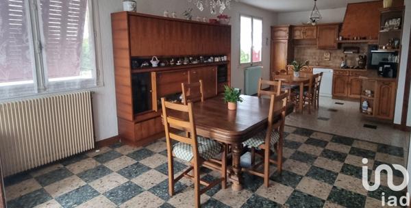 Maison 4 pièces de 120 m² à Mézériat (01660)